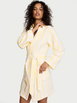 Cozy Plush Robe in Plush Short Robe
